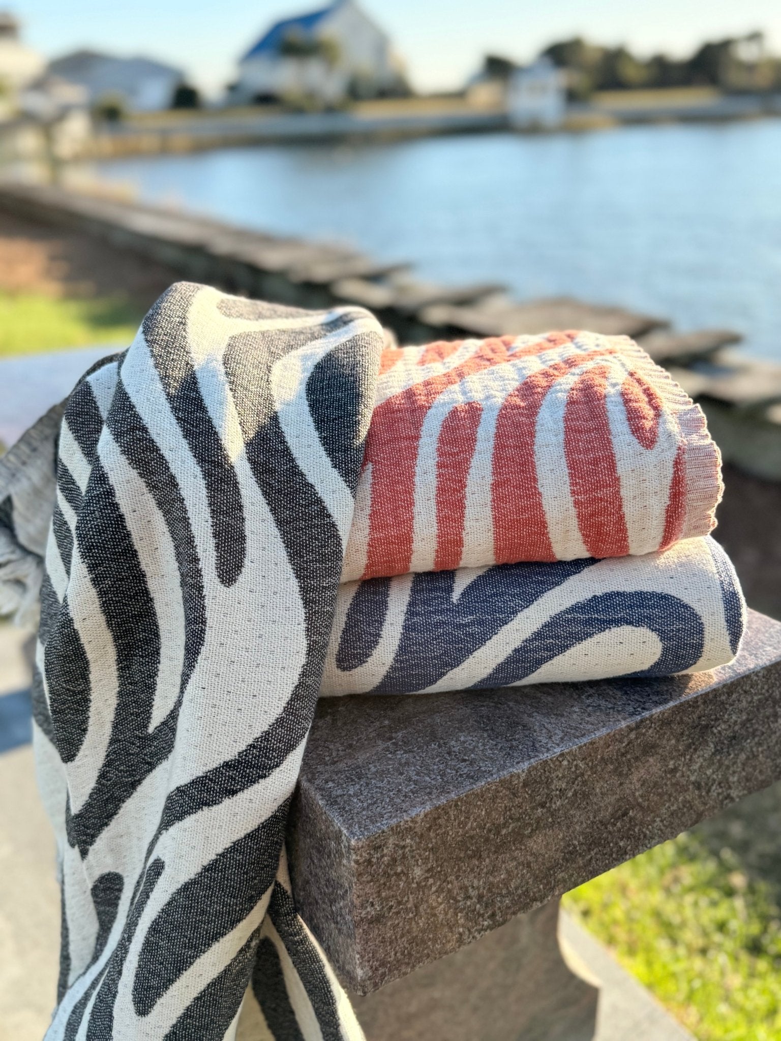 Lisbon Throw - SolWoven